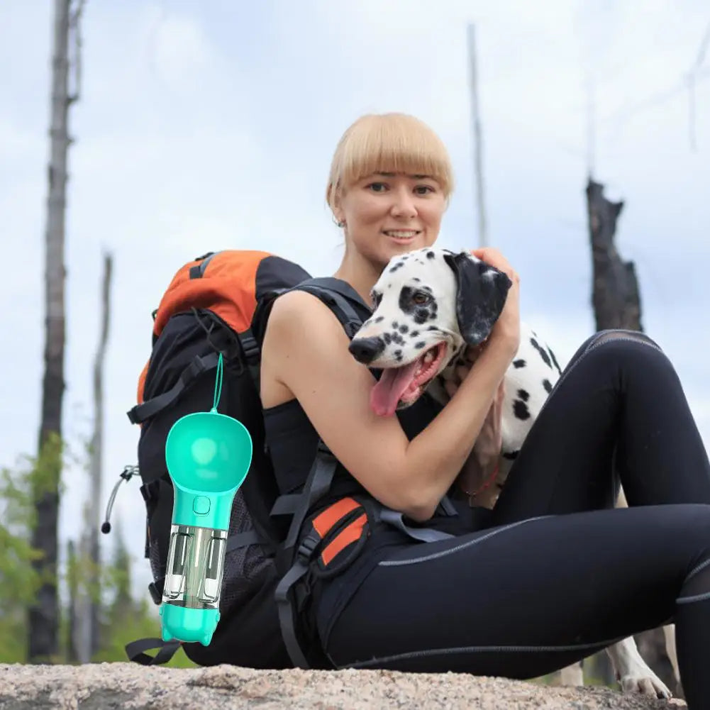 BOTELLA PORTATIL 4 EN 1 PARA MASCOTAS